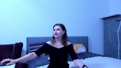 Katherine online show from November 27, 2025, 3:36 pm