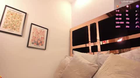 Katherin  online show from November 5, 2025, 11:43 am