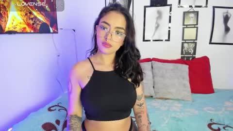 Snapshot of kathhoney1 chatting on November 8, 2025, 3:29 am Kath online show from November 8, 2025, 3:29 am