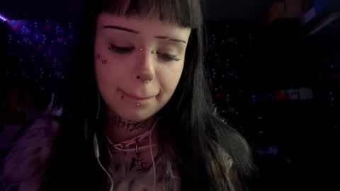 Luna online show from February 21, 2026, 3:57 pm