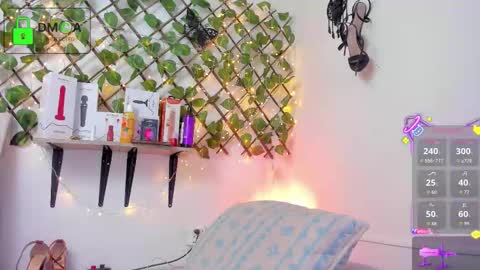 Kay online show from November 26, 2025, 2:40 pm