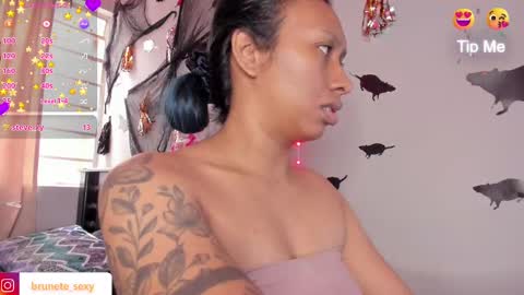 Katia online show from October 9, 2025, 4:38 pm