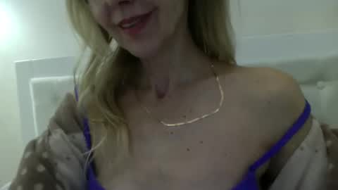 katia888 online show from March 11, 2025, 1:56 pm