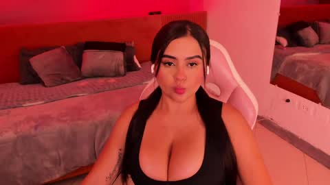 Katia online show from April 24, 2026, 7:16 pm