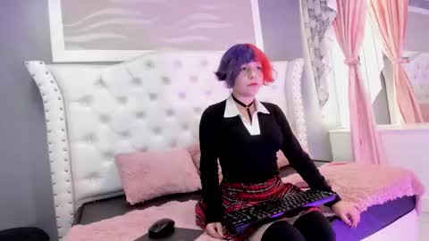 Katia  online show from February 5, 2026, 1:49 pm