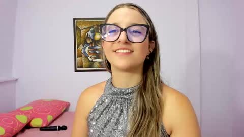 Snapshot of katia_foxx chatting on December 17, 2024, 12:11 pm Khaterine online show from December 17, 2024, 12:11 pm