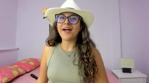 Snapshot of katia_foxx chatting on January 6, 2025, 6:31 pm Khaterine online show from January 6, 2025, 6:31 pm