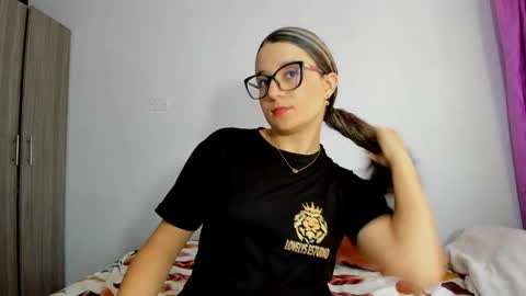 Snapshot of katia_foxx chatting on January 25, 2025, 12:37 pm Khaterine online show from January 25, 2025, 12:37 pm