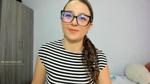 Snapshot of katia_foxx chatting on January 31, 2025, 12:18 pm Khaterine online show from January 31, 2025, 12:18 pm