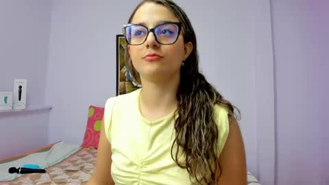 Snapshot of katia_foxx chatting on February 6, 2025, 12:37 pm Khaterine online show from February 6, 2025, 12:37 pm