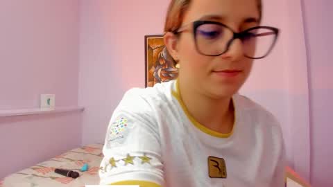 Snapshot of katia_foxx chatting on February 19, 2025, 3:27 pm Khaterine online show from February 19, 2025, 3:27 pm