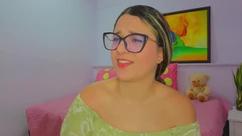 Khaterine online show from May 5, 2026, 12:13 pm