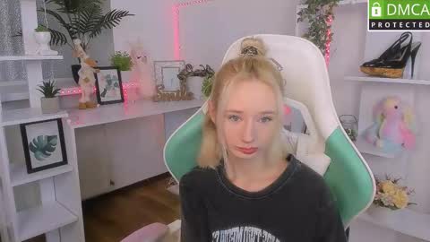 Snapshot of katia_kim chatting on October 23, 2025, 5:51 am Katia  online show from October 23, 2025, 5:51 am