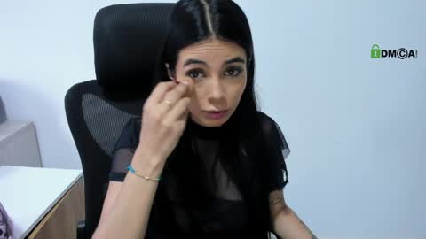 Katia  online show from May 5, 2026, 3:20 pm