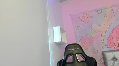 KATIA  online show from September 9, 2025, 12:37 pm