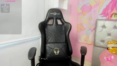 Snapshot of katia_ws chatting on September 18, 2025, 12:18 pm KATIA  online show from September 18, 2025, 12:18 pm