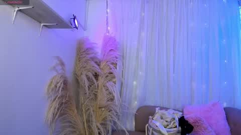 Snapshot of katia_ws chatting on October 10, 2025, 12:15 pm KATIA  online show from October 10, 2025, 12:15 pm