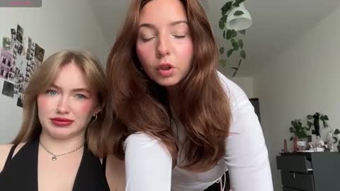 Snapshot of katie________ chatting on September 26, 2025, 10:08 am Katienext stream online show from September 26, 2025, 10:08 am