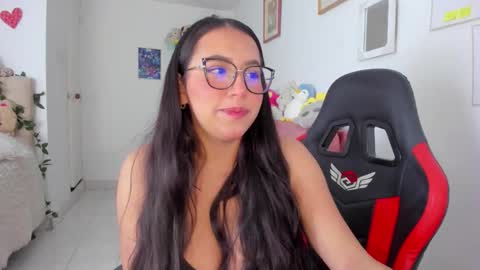 katie_bell_ online show from September 12, 2025, 2:22 am