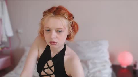 Snapshot of katie_deville chatting on May 5, 2026, 2:14 pm Katie Deville online show from May 5, 2026, 2:14 pm