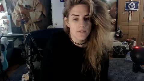 Katie online show from November 21, 2025, 6:23 am