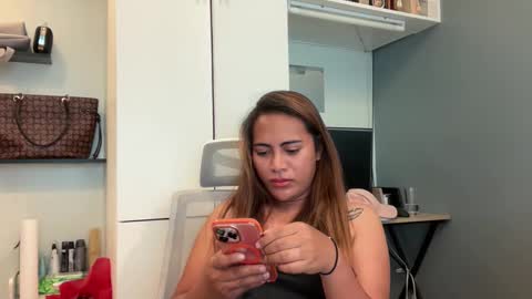 Snapshot of katiefrox_ chatting on October 16, 2025, 1:28 am katiefrox online show from October 16, 2025, 1:28 am