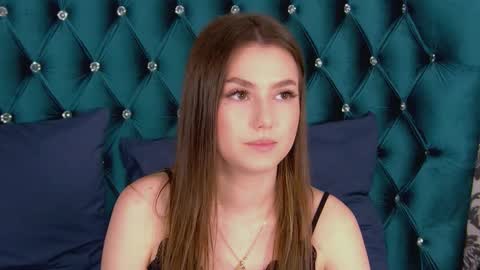 katiereeves online show from October 13, 2025, 1:11 pm