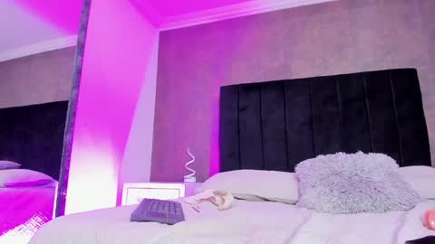 Katie online show from December 20, 2024, 4:42 am