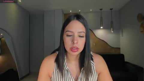 Kate Stonne online show from March 18, 2026, 11:13 am