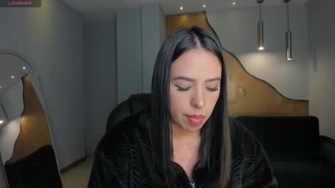 Kate Stonne online show from March 19, 2026, 11:25 am