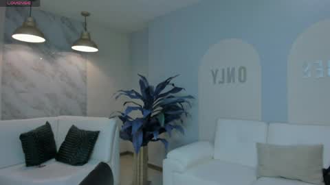 Kate Stonne online show from March 22, 2026, 12:08 pm