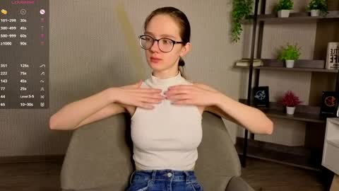 Scarlett online show from April 1, 2026, 7:42 am