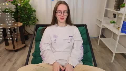 Scarlett online show from April 7, 2026, 7:42 am