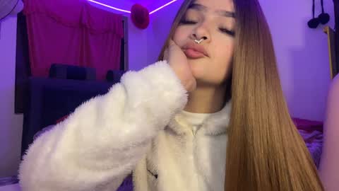 Snapshot of katleen_v chatting on December 6, 2024, 4:58 am Katleen. online show from December 6, 2024, 4:58 am