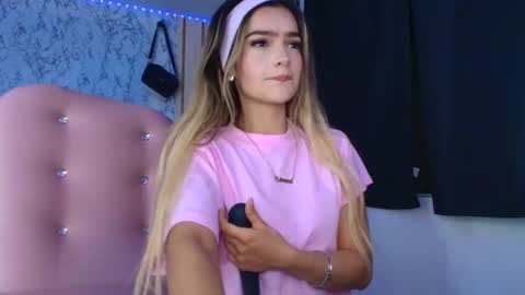 Snapshot of katleen_v chatting on September 18, 2025, 10:06 am Katleen. online show from September 18, 2025, 10:06 am