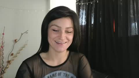 katalina online show from February 25, 2025, 5:04 pm
