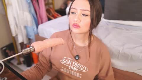 K A T L Y N  online show from October 26, 2025, 2:34 pm