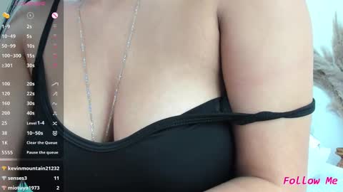  Katriana  online show from February 23, 2025, 10:31 pm