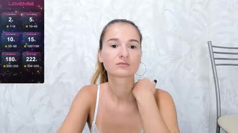 Snapshot of katrin_brook chatting on September 19, 2025, 4:58 am Katrin Brook online show from September 19, 2025, 4:58 am
