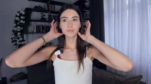 Kate Aurora online show from March 16, 2026, 9:02 am