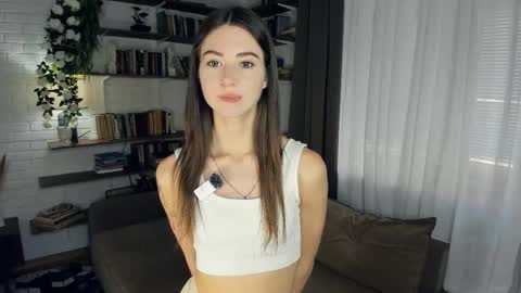 Kate Aurora online show from March 20, 2026, 8:08 am