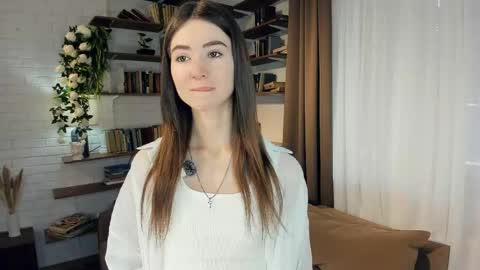 Kate Aurora online show from March 22, 2026, 9:02 am