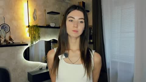 Kate Aurora online show from March 26, 2026, 9:04 am