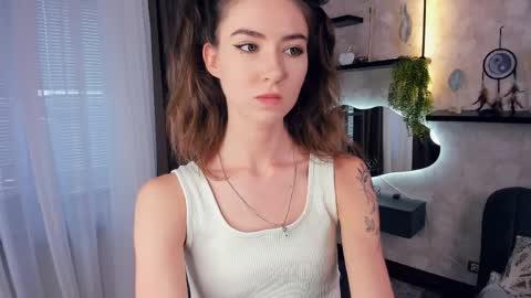 Kate Aurora online show from April 3, 2026, 8:01 am