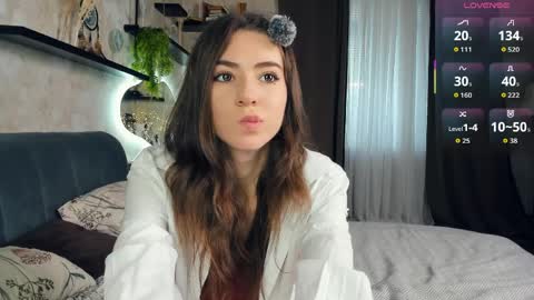 Kate Aurora online show from April 8, 2026, 9:53 am