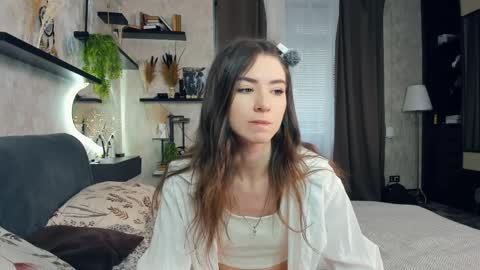 Kate Aurora online show from April 9, 2026, 8:31 am