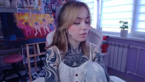 Katrin online show from September 12, 2025, 2:17 pm