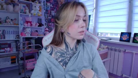 Katrin online show from October 5, 2025, 1:53 pm