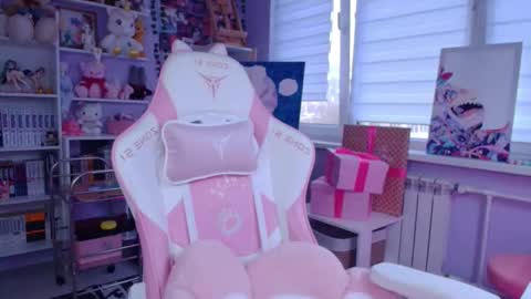 Katrin online show from October 10, 2025, 2:27 pm