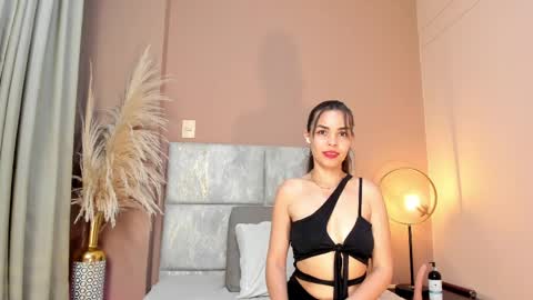 Snapshot of katrionanyx chatting on May 5, 2026, 12:29 am Katriona Nyx online show from May 5, 2026, 12:29 am
